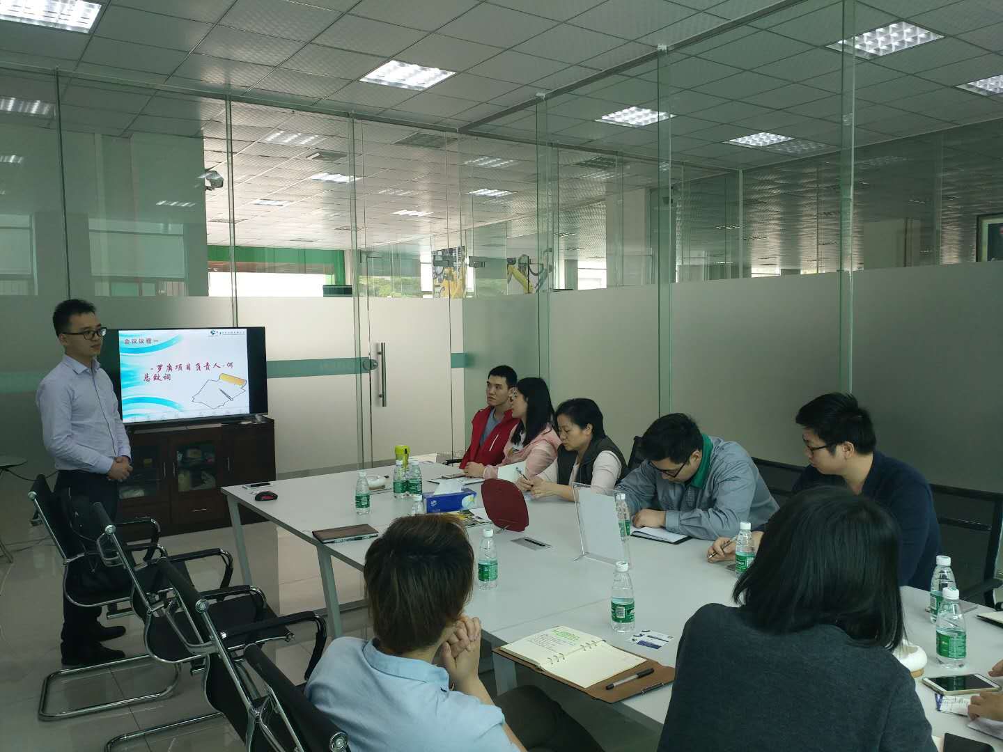 祝贺罗庚机器人签约顺景九体育在线(中国)